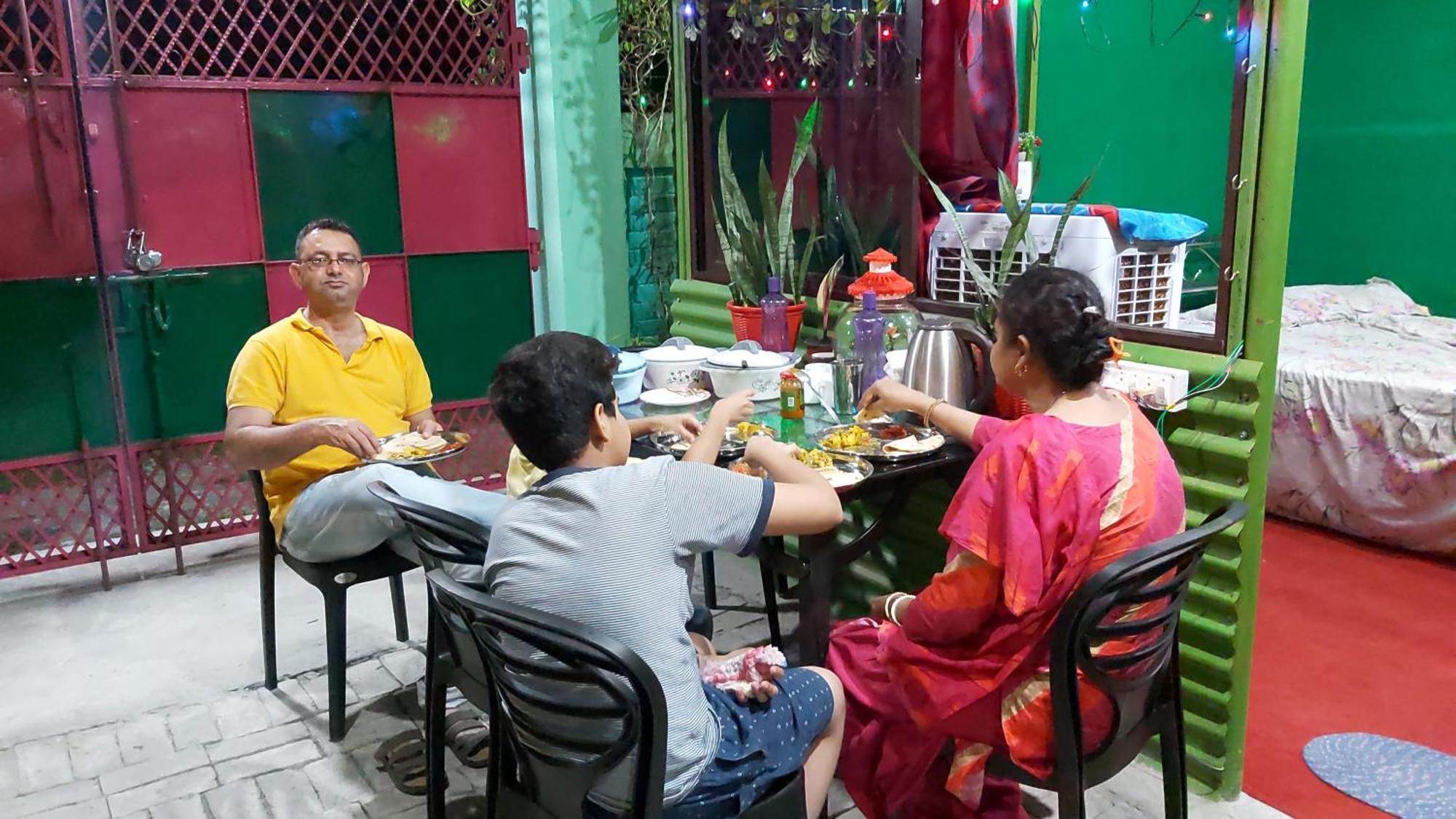Green View Homestay Siliguri Bagian luar foto